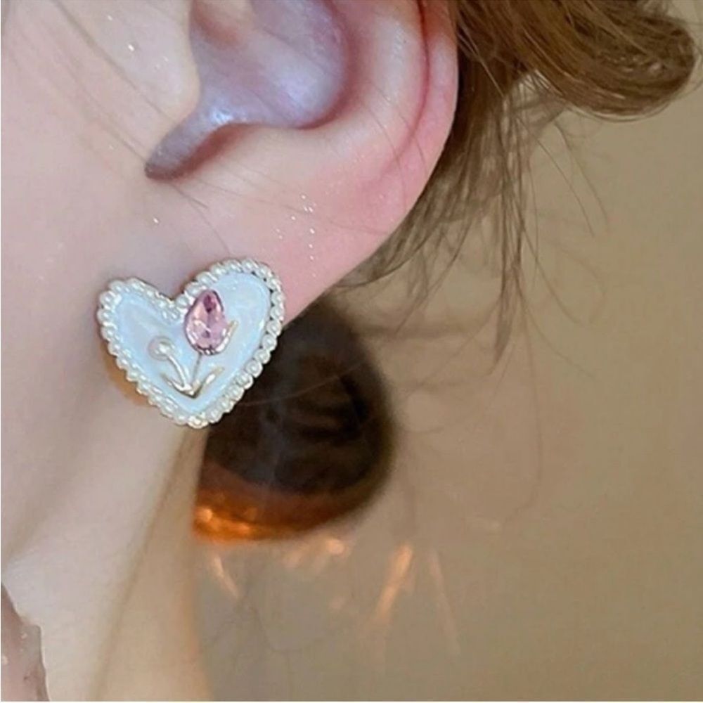 Tulip stud earrings M51